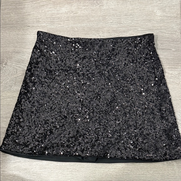 Abercrombie & Fitch Scarlett Sequins Black Mini Skirt - Picture 2 of 5